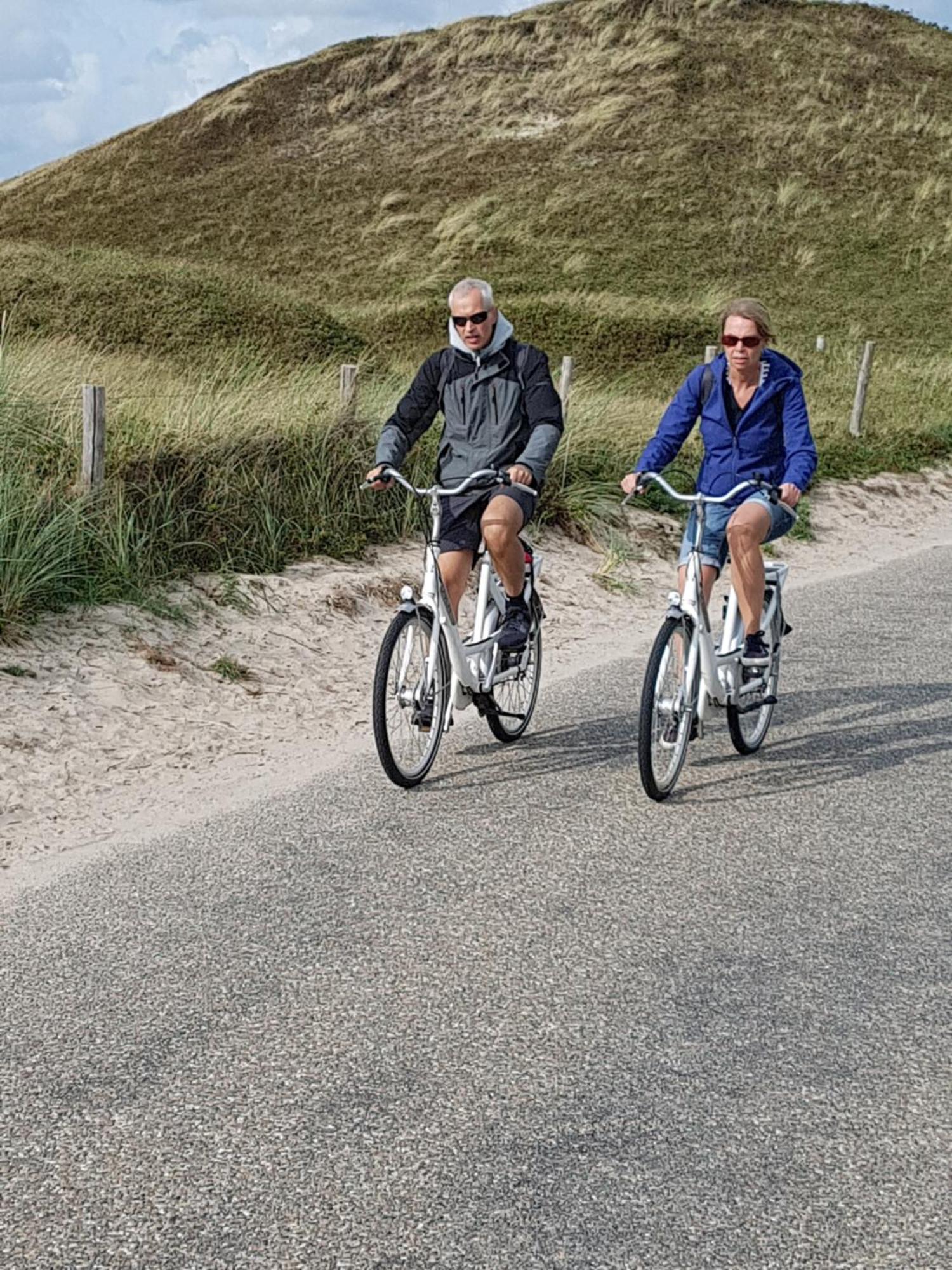Romantisch Huisje Nabij Het Strand Met Uitzicht Op De Tulpenvelden Julianadorp Exteriör bild